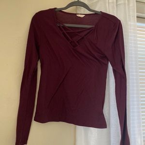 Purple / maroon Aeropostale tight fitting long sleeve size large runs small